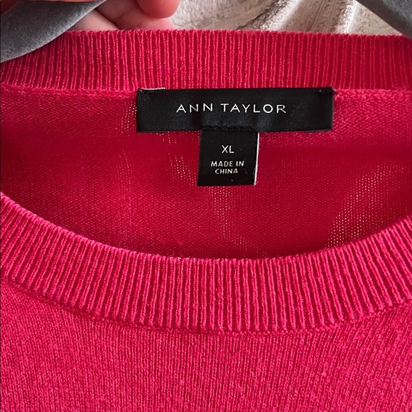 Ann Taylor Short Sleeved Sweater - Picture 6 of 6